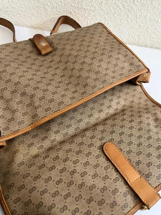 Gucci Brown Monogram vintage Crossbody Bag in Tan Leather Trim - Picture 8 of 14